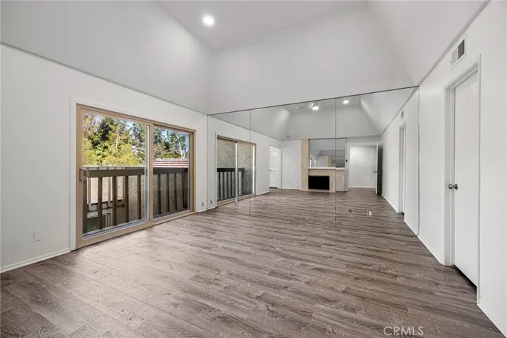 Large and Spacious with Mutiple Closet as well as a Walkin Closet too