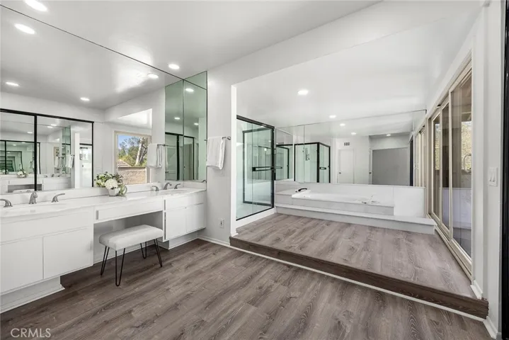 Dual Sinks and Vanity Area
