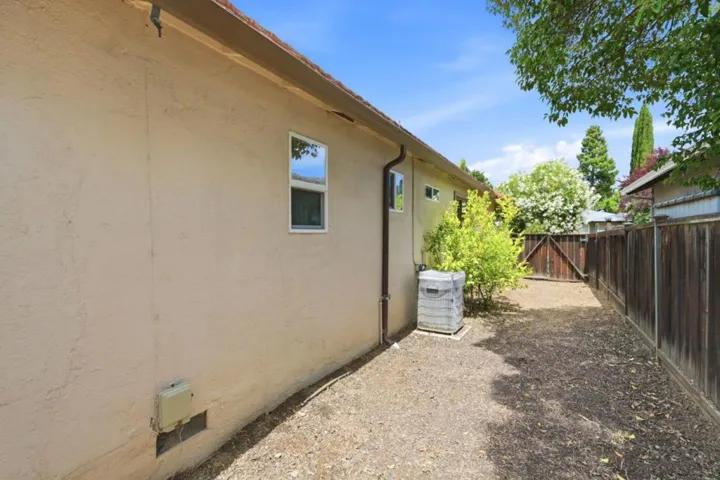 1239 Claiborne Drive, Walnut Creek, California 94598