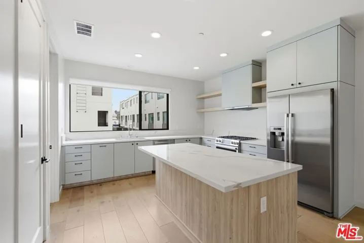 1605 N Arla Way, Los Angeles, California 90041
