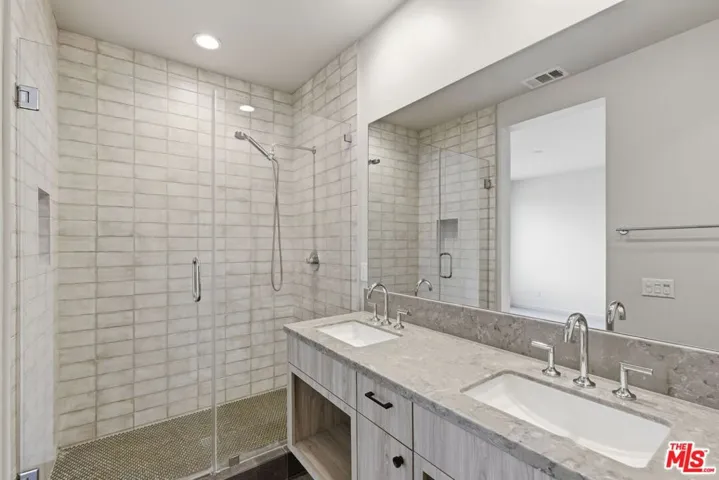 1605 N Arla Way, Los Angeles, California 90041