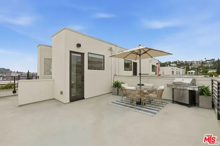 1605 N Arla Way, Los Angeles, California 90041