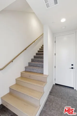 1605 N Arla Way, Los Angeles, California 90041