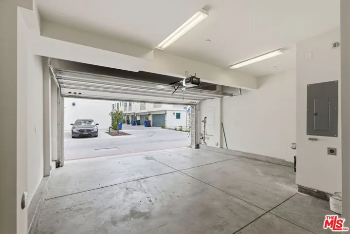 1605 N Arla Way, Los Angeles, California 90041