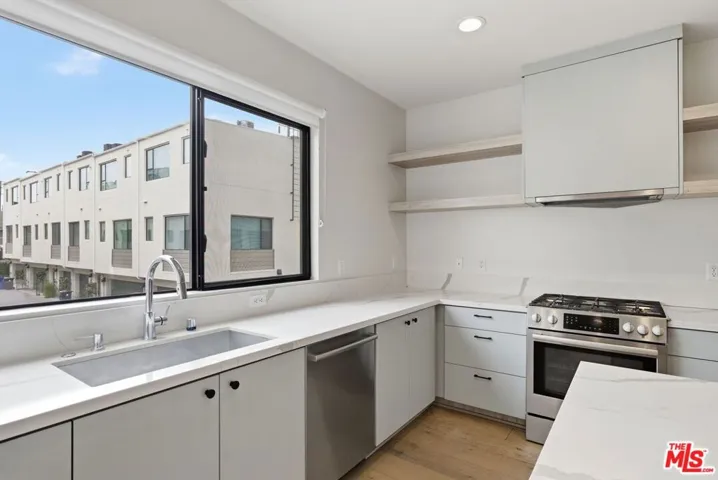 1605 N Arla Way, Los Angeles, California 90041