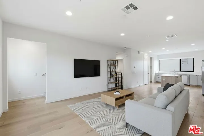 1605 N Arla Way, Los Angeles, California 90041
