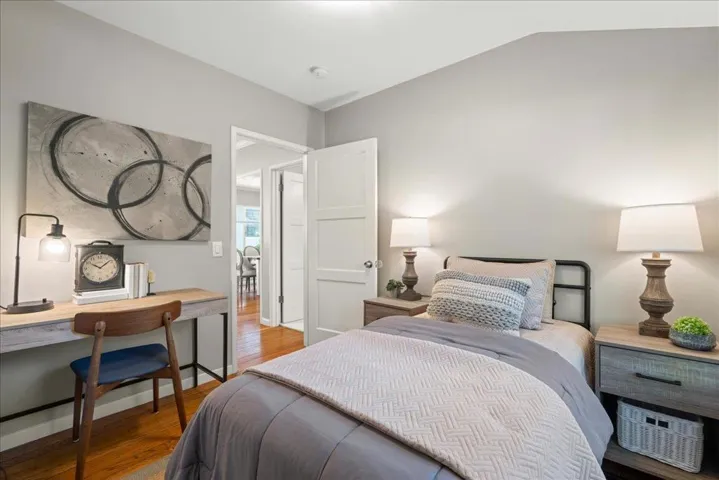 991 Lincoln Avenue, Palo Alto, California 94301