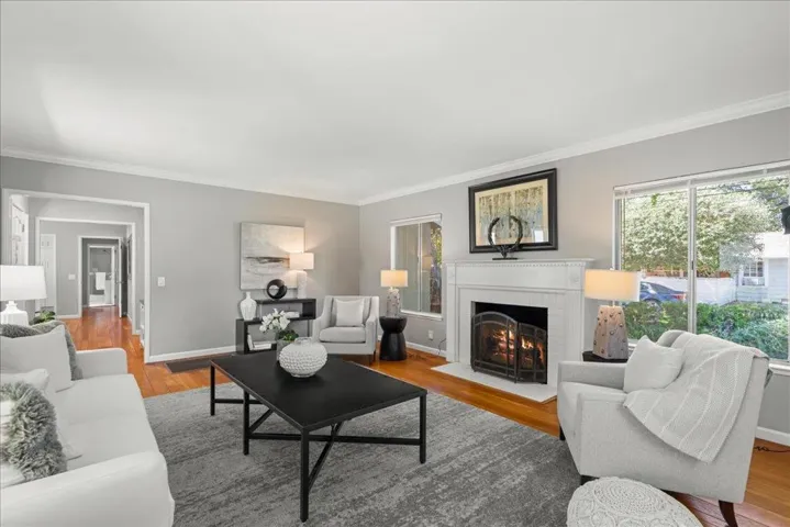 991 Lincoln Avenue, Palo Alto, California 94301