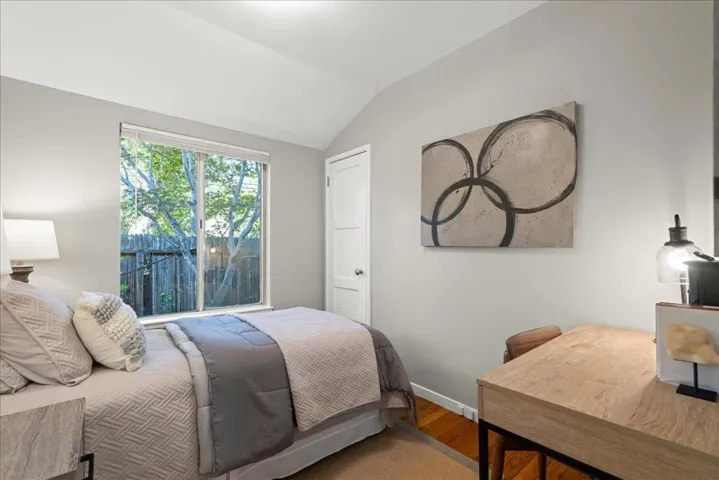 991 Lincoln Avenue, Palo Alto, California 94301