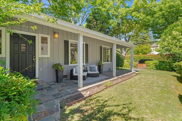 991 Lincoln Avenue, Palo Alto, California 94301