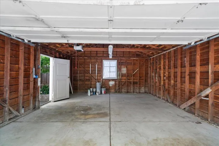 991 Lincoln Avenue, Palo Alto, California 94301