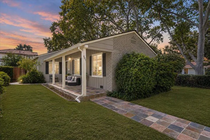 991 Lincoln Avenue, Palo Alto, California 94301