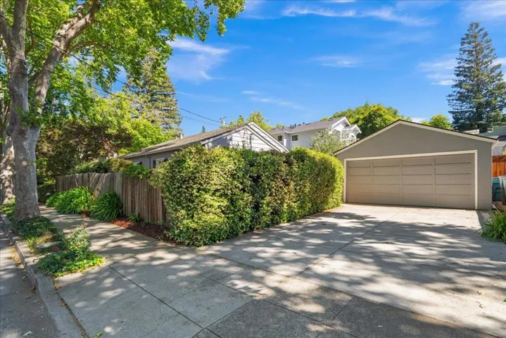 991 Lincoln Avenue, Palo Alto, California 94301