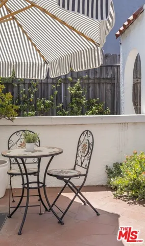 1843 S Highland Avenue, Los Angeles, California 90019