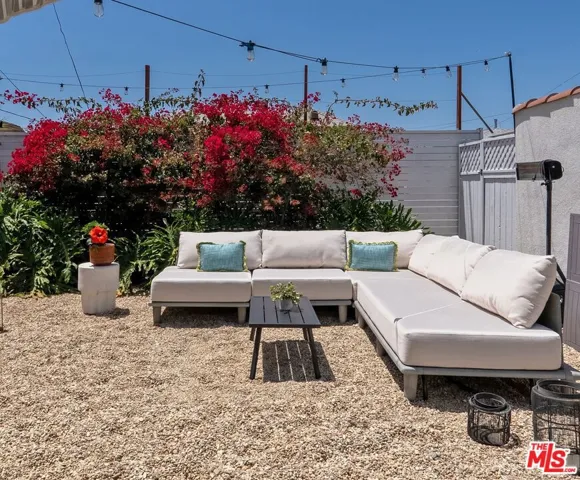 1843 S Highland Avenue, Los Angeles, California 90019