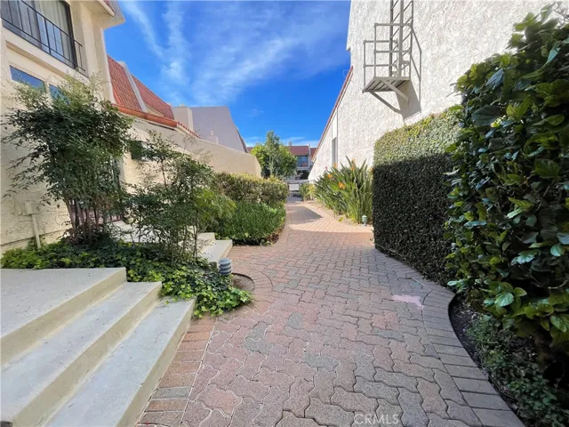 6223 Nita, Woodland Hills, California 91367