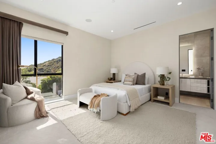 1754 Clear View Drive, Beverly Hills, California 90210