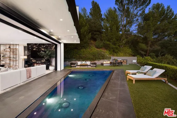 1754 Clear View Drive, Beverly Hills, California 90210