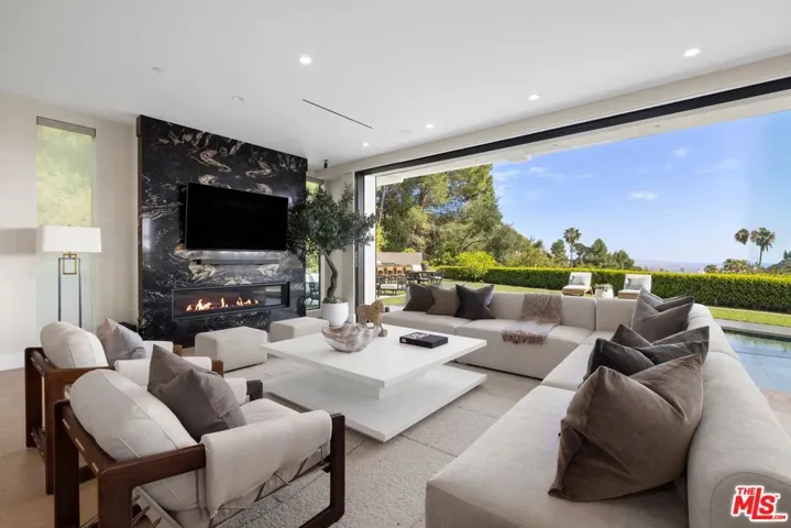1754 Clear View Drive, Beverly Hills, California 90210