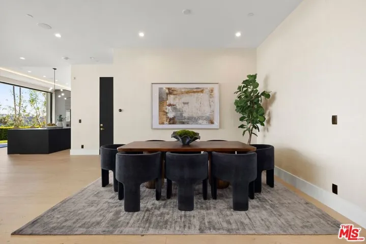 1754 Clear View Drive, Beverly Hills, California 90210