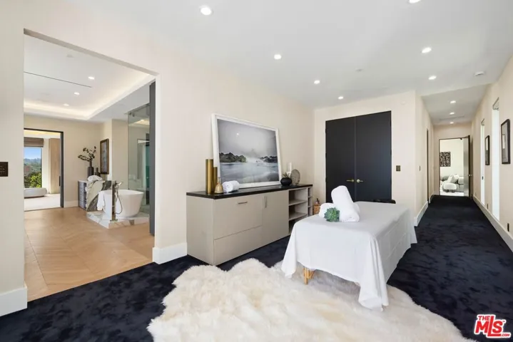 1754 Clear View Drive, Beverly Hills, California 90210