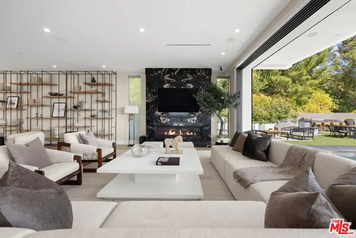 1754 Clear View Drive, Beverly Hills, California 90210