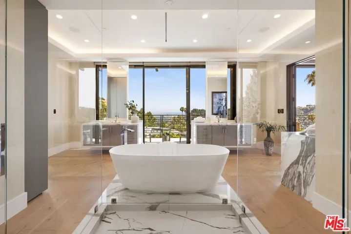 1754 Clear View Drive, Beverly Hills, California 90210