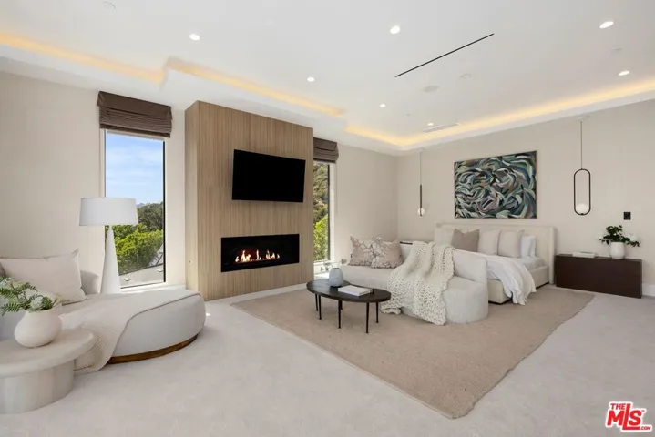 1754 Clear View Drive, Beverly Hills, California 90210