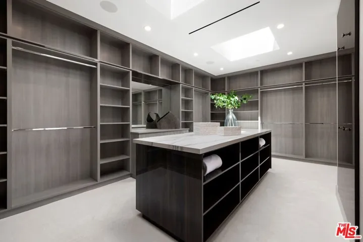 1754 Clear View Drive, Beverly Hills, California 90210