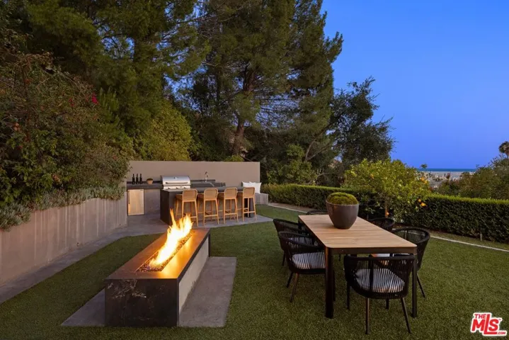 1754 Clear View Drive, Beverly Hills, California 90210
