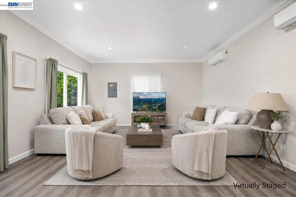30548 HOYLAKE ST. HAYWARD CA 94544