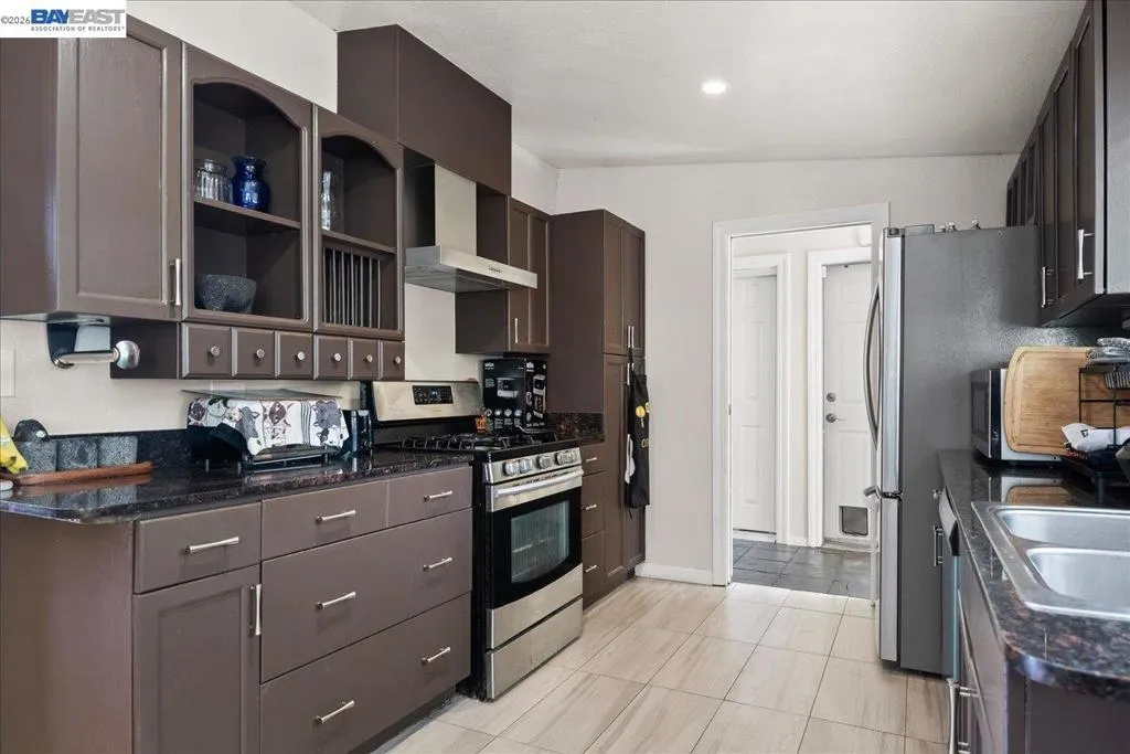 30544 HOYLAKE ST. HAYWARD, CA 94544