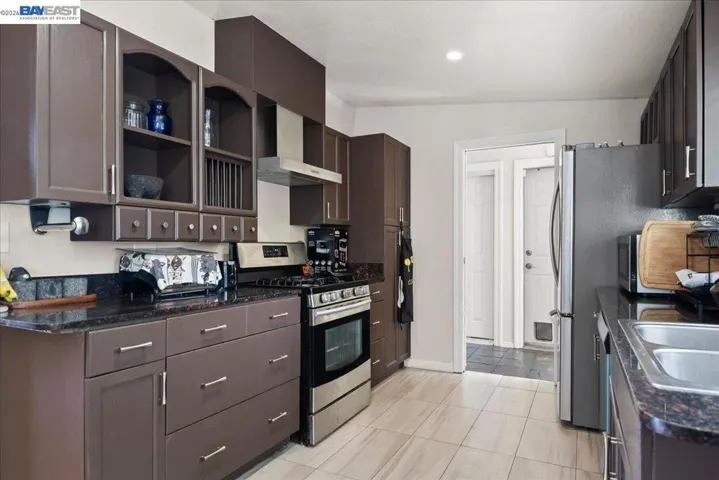 30544 HOYLAKE ST. HAYWARD, CA 94544