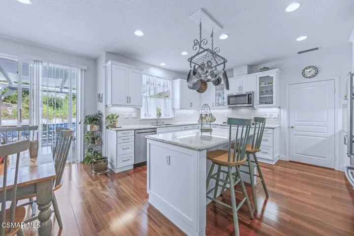 239 Chantilly-12