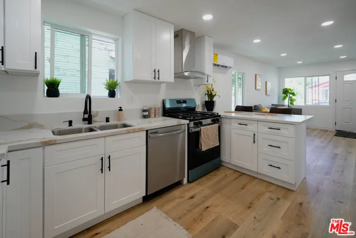 9607 Evers Avenue, Los Angeles, California 90002