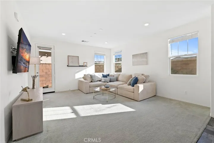 16746 Stags Leap Ln, Fontana, California 92336