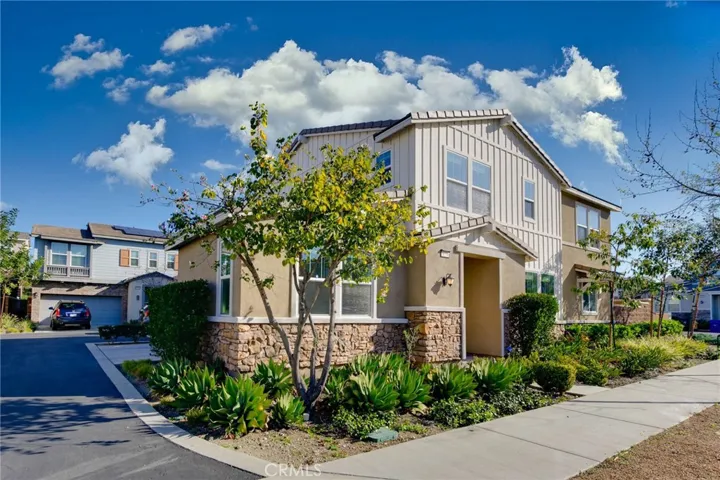 16746 Stags Leap Ln, Fontana, California 92336