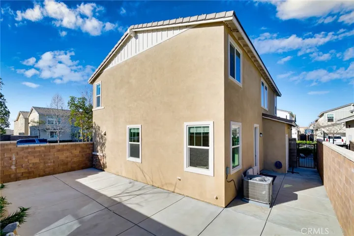 16746 Stags Leap Ln, Fontana, California 92336