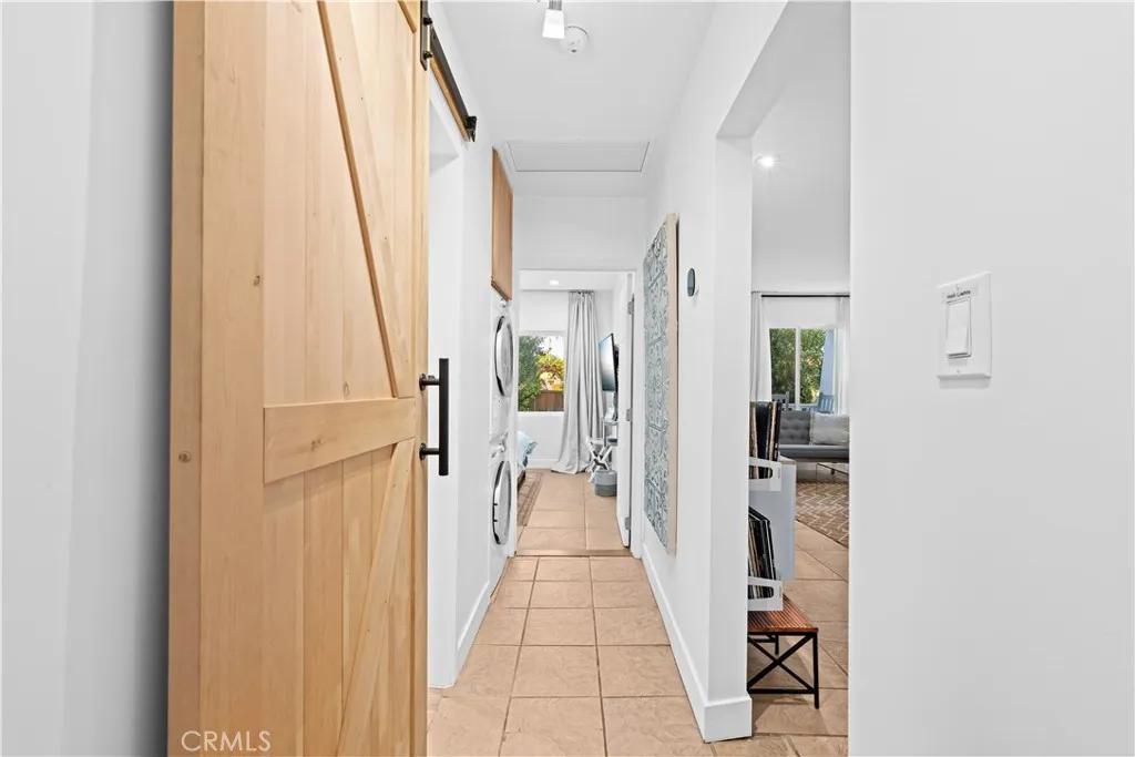 AIRBNB FURNITURE & FURNISHINGS INCLUDED