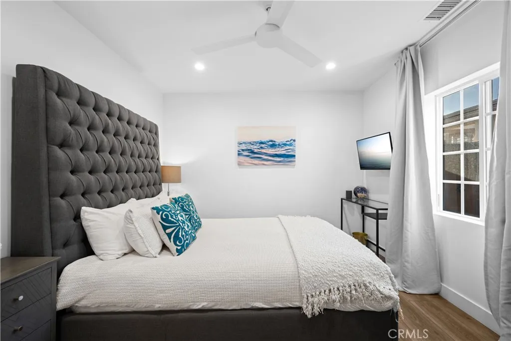 AIRBNB FURNITURE & FURNISHINGS INCLUDED