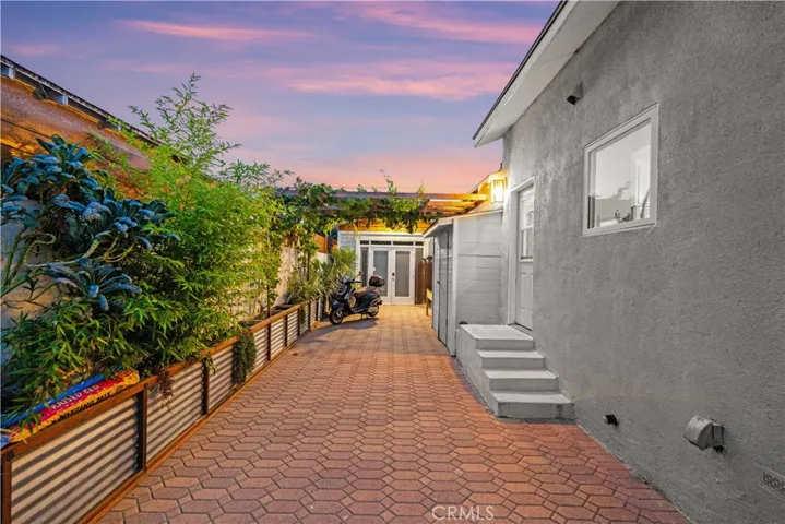 1121 S Eucalyptus, Inglewood, California 90301