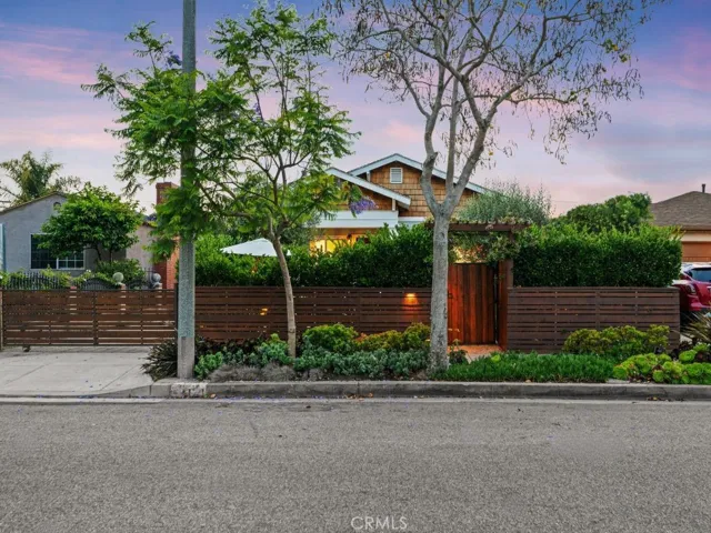 1121 S Eucalyptus, Inglewood, California 90301