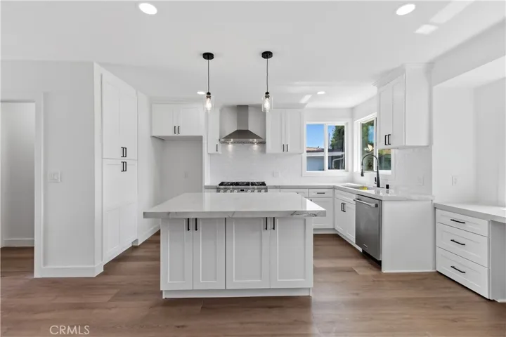 11018 Chanera, Inglewood, California 90303