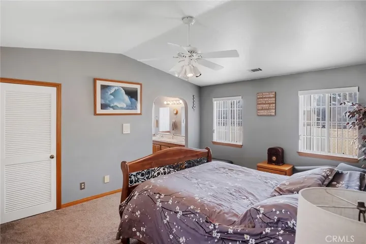 11631 Whitehaven, Oak Hills, California 92344