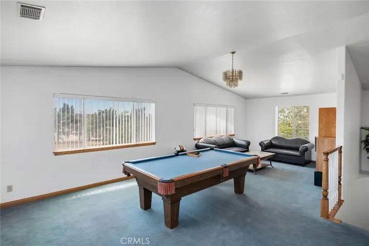 11631 Whitehaven, Oak Hills, California 92344