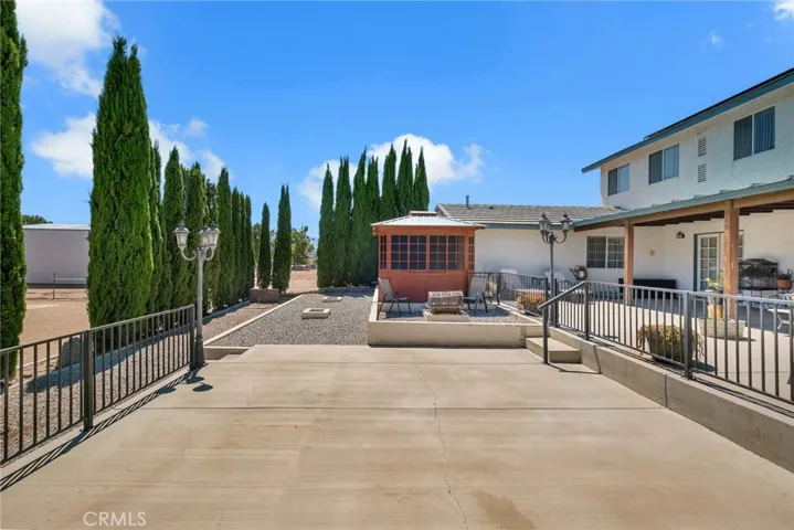 11631 Whitehaven, Oak Hills, California 92344