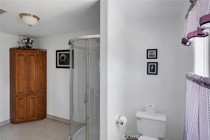 11631 Whitehaven, Oak Hills, California 92344