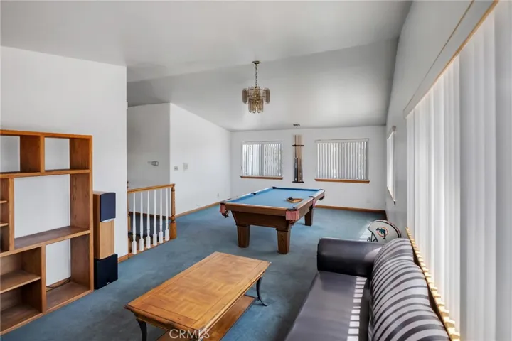 11631 Whitehaven, Oak Hills, California 92344