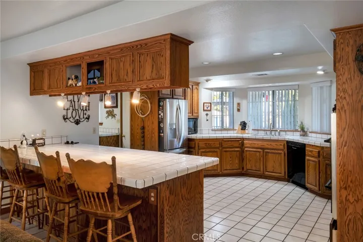 11631 Whitehaven, Oak Hills, California 92344