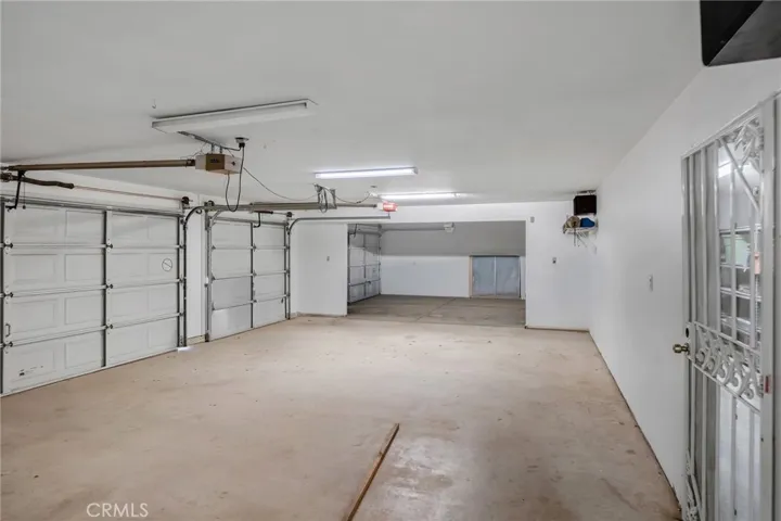 11631 Whitehaven, Oak Hills, California 92344